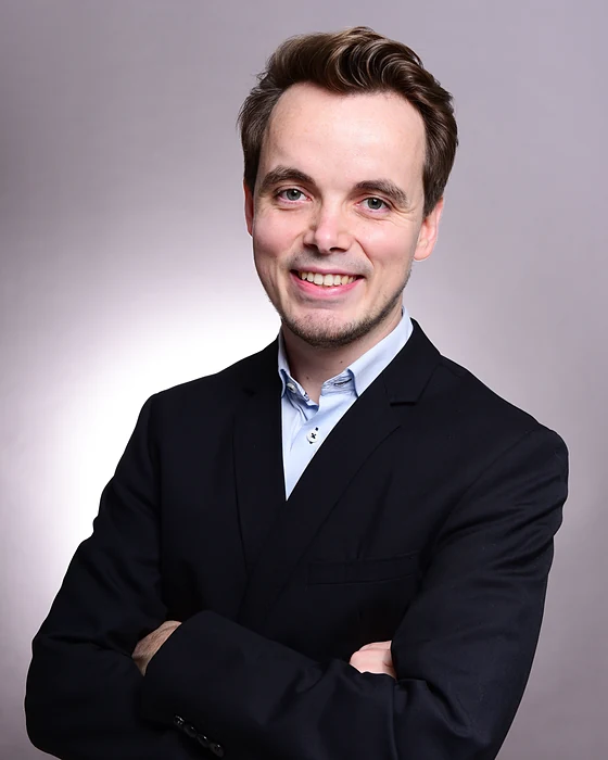 Bastian Benteler, Immobilienmakler
